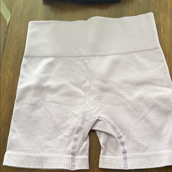 Light Purple Ribbed High-Waisted Shorts - Picture 3 of 3